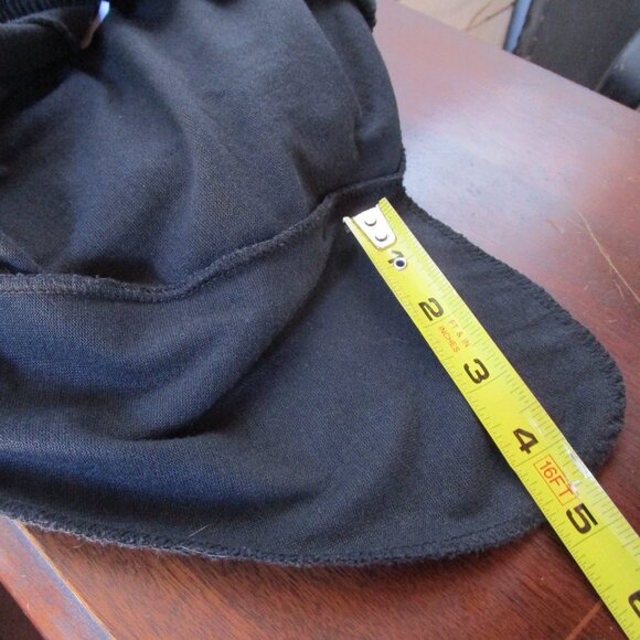 Lightwweight polyester black skirt with pockets. Hanes medium size, 31 inch. - Picture 8 of 10